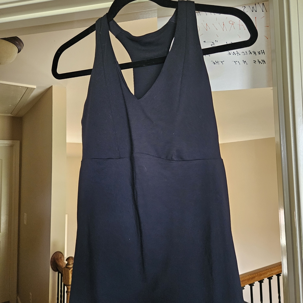 Fabletics Sleeveless Racerback Tank With Built In Bra And Phone Holder